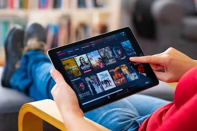 Top 10 Streaming Sites like Twitch Top 10 Streaming Sites like Twitch