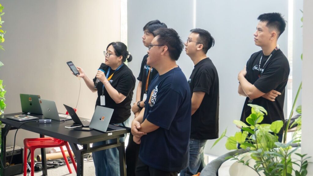 team nguoi lao AI-powered e-commerce solution