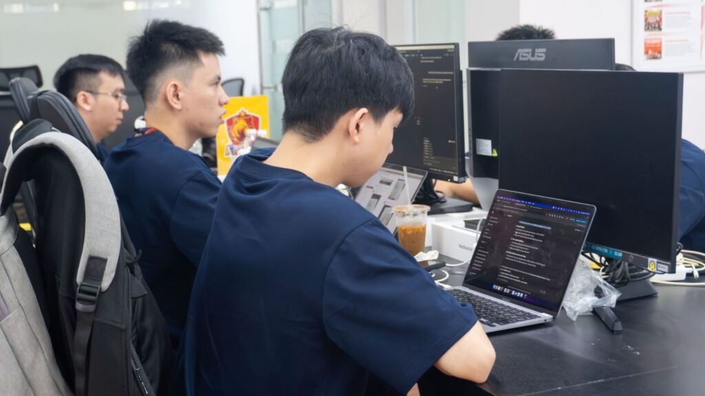 team nguoi lao working